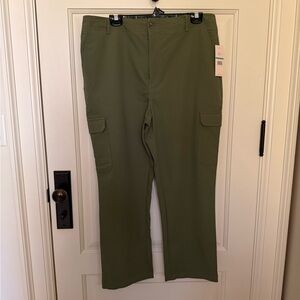 Nanette Lepore Olive green cargo pants US 16🌸